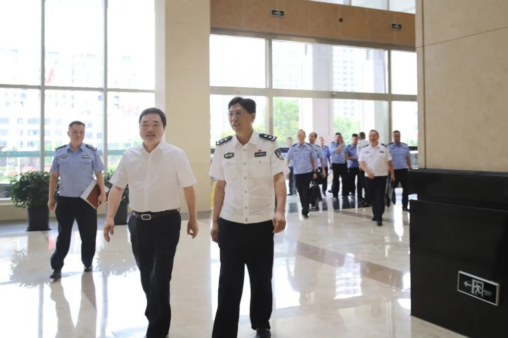唐文发同志赴攸县调研督导“一村一辅警”、交通顽瘴痼疾整治等工作
