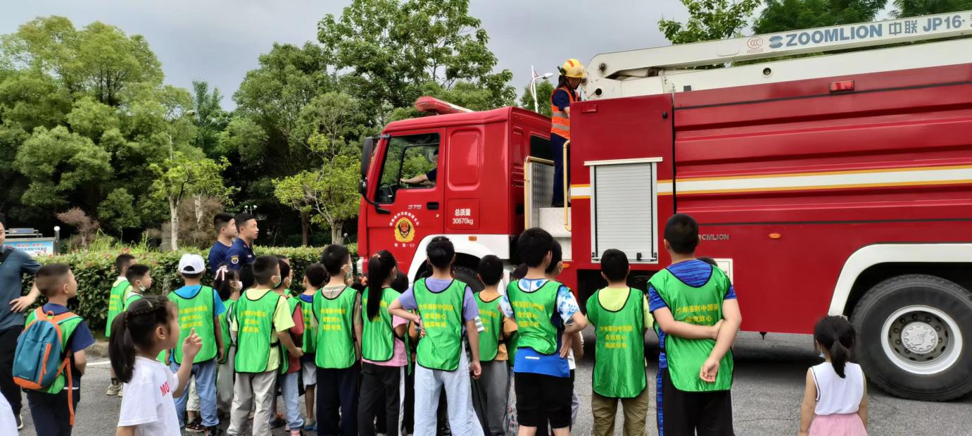 青少年实践学院——军事学院