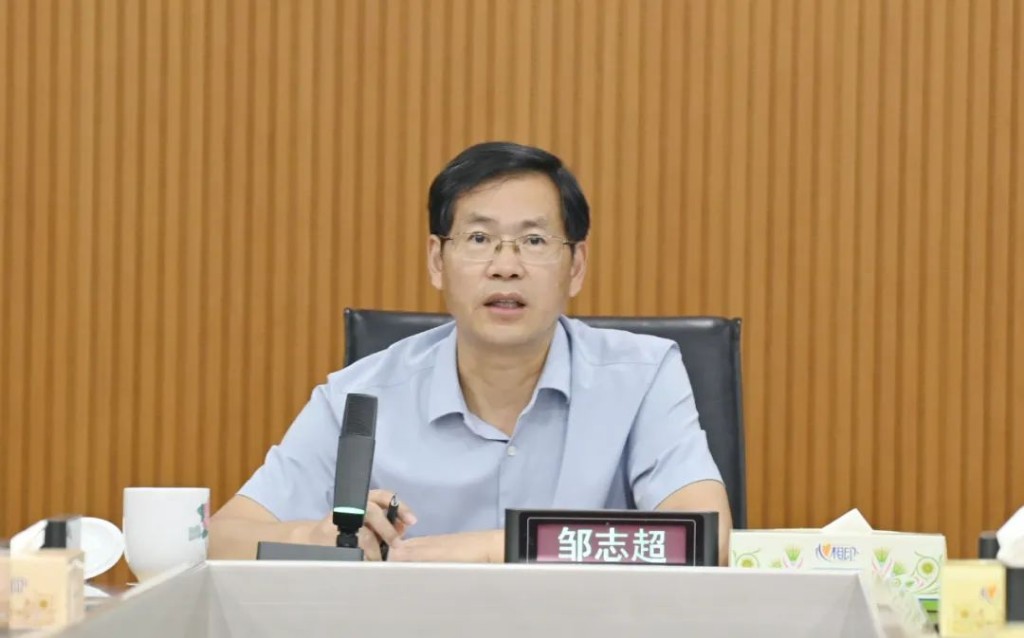 株洲经开区党工委理论学习中心组举行第5次集中学习暨书记讲廉政党课