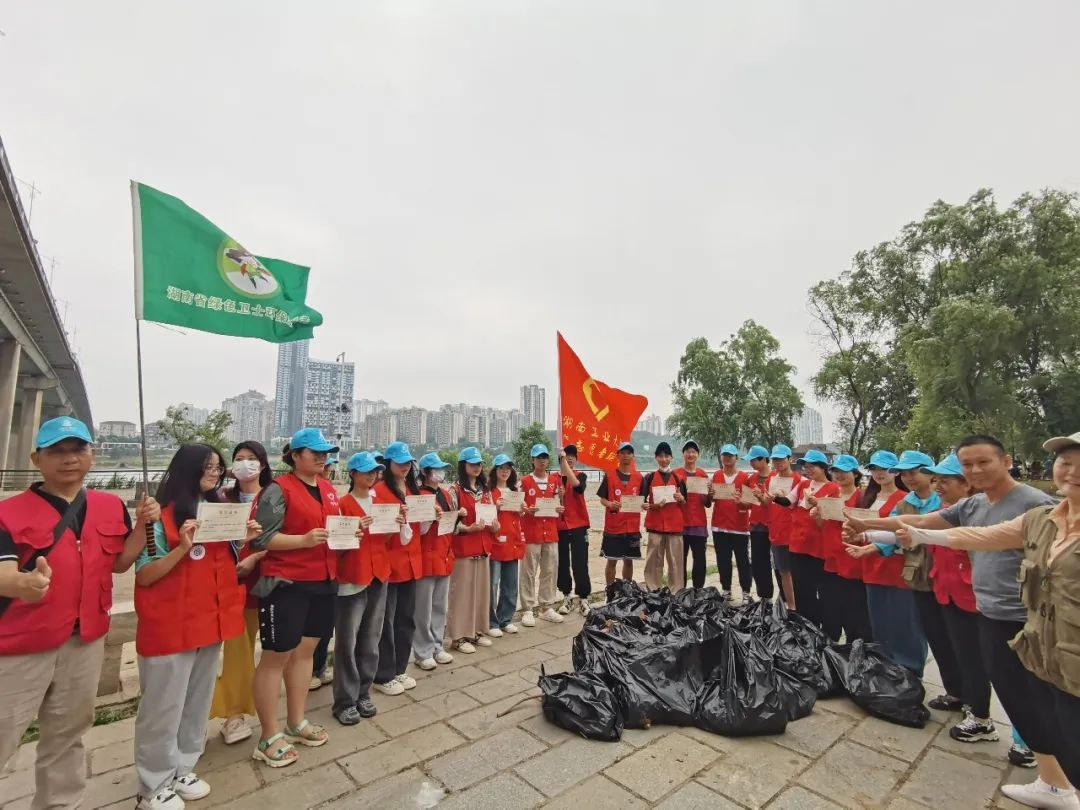 天元区："清河净摊"不停步，河我一起  共护绿水蓝天