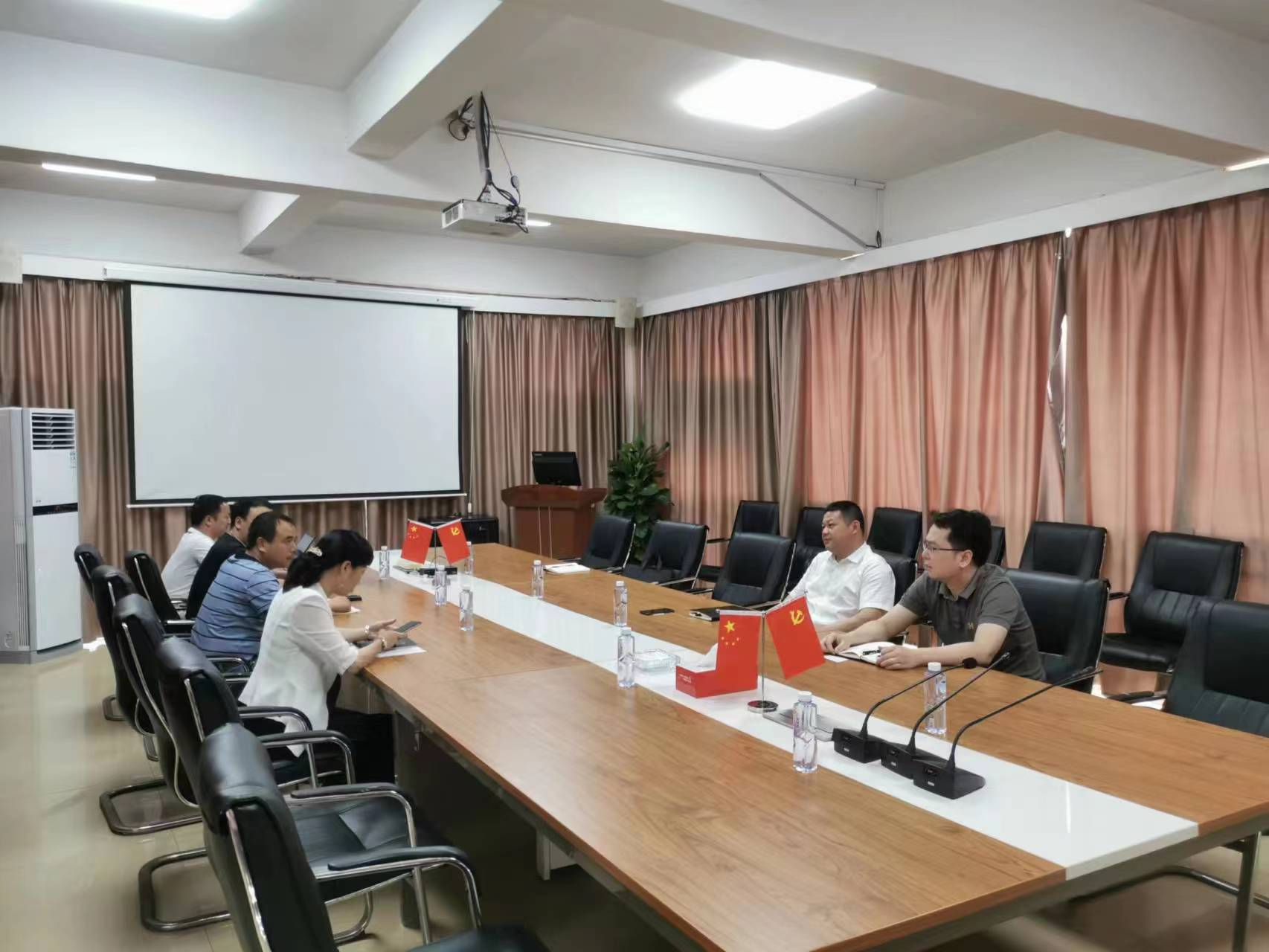 区委常委、常务副区长提名人选杜益调研重点项目