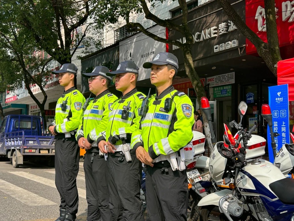 【护航高考】 高考首日 | 攸县交警全力以赴护航高考