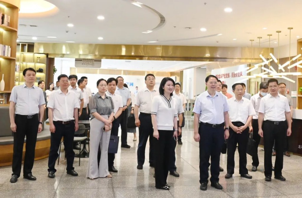 省人大常委会党组副书记、副主任张剑飞来株洲北斗产业园督办重点建议