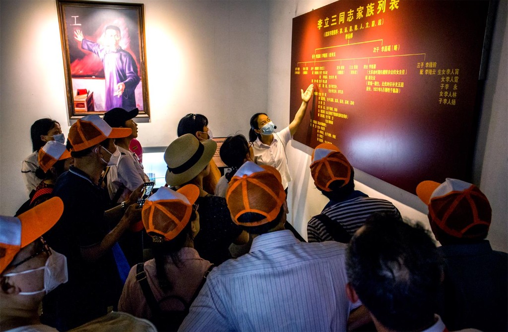 “传承红色基因,凝聚奋进力量”——贺家土街道组织党员赴醴开展党性学习实践活动