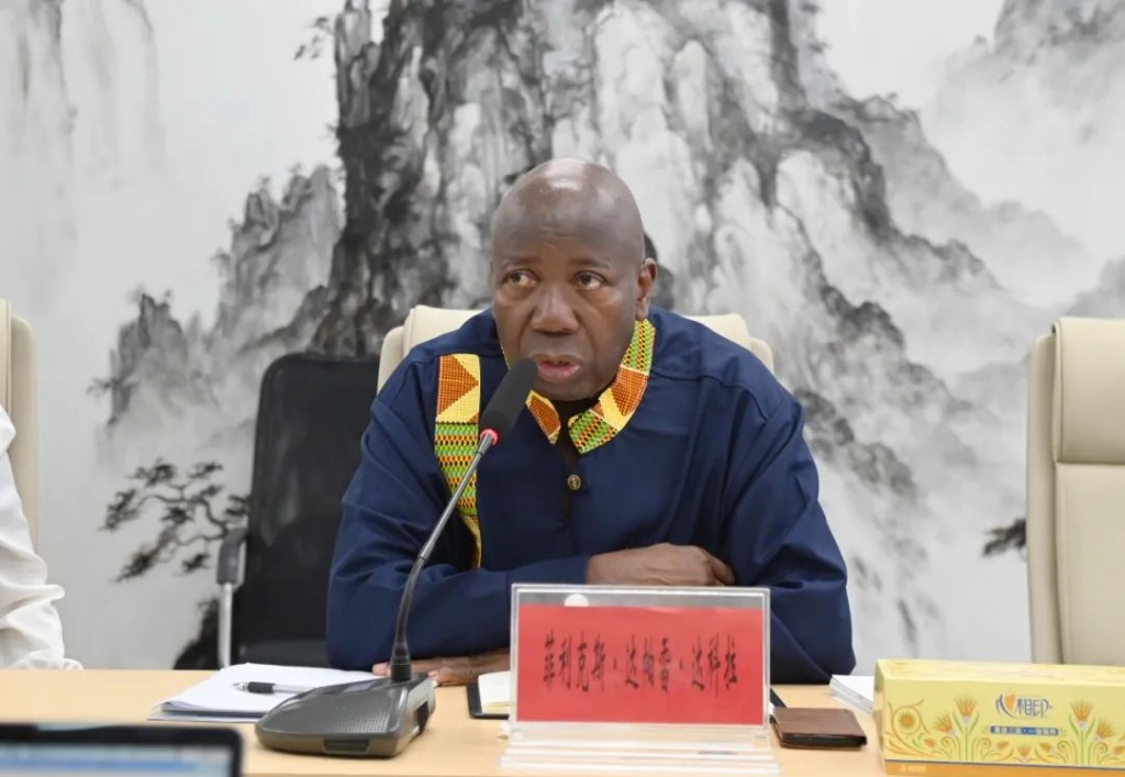 非洲科学院院长一行调研株洲北斗产业园