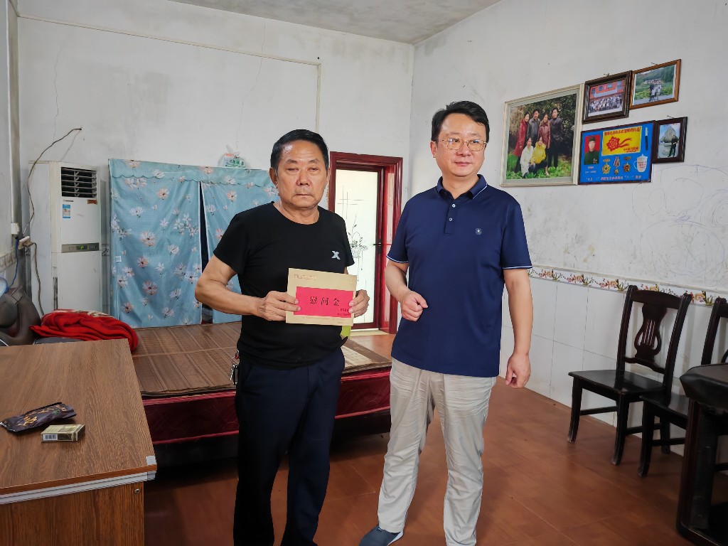攸县退役军人事务局 开展“八一”走访慰问活动