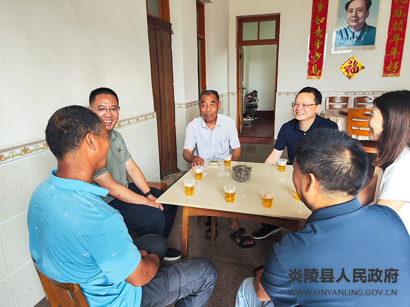 夏胜利在水口镇走访慰问生活困难老党员