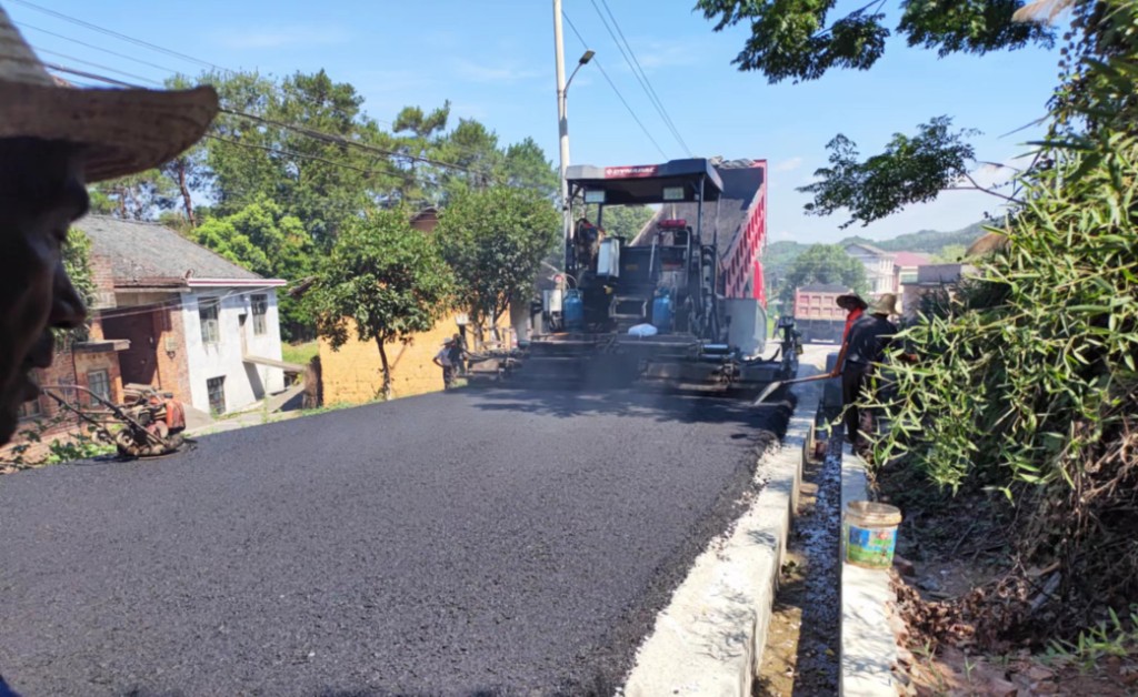 推进民生实事项目建设 修路惠民利民温暖人心