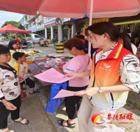茶陵县民政局组织开展儿童防溺水暨未成年人保护法宣传活动