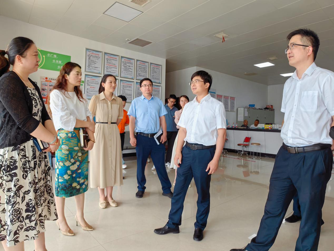 "走"字当头 强服务提效能