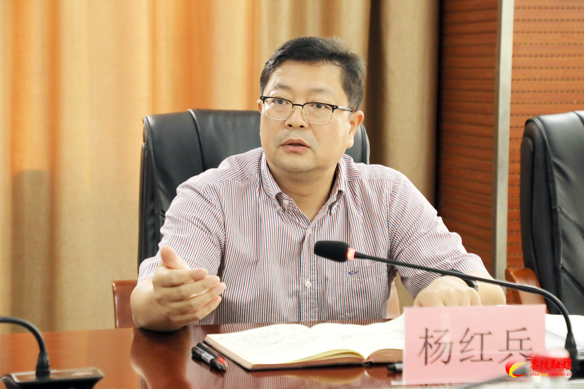 邓元连主持召开园区工作座谈会