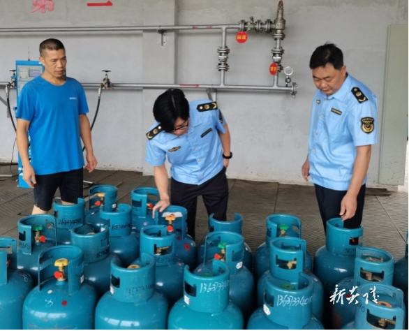 县市场监督管理局开展液化石油气瓶隐患排查整治工作
