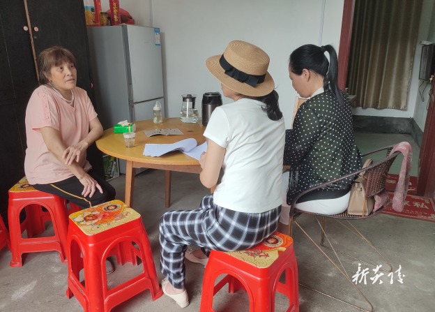 十都镇开展新增农村特困人员入户调查工作