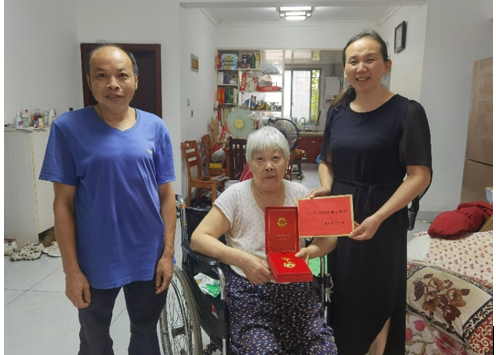 株洲市统计局“七一”前夕慰问困难党员