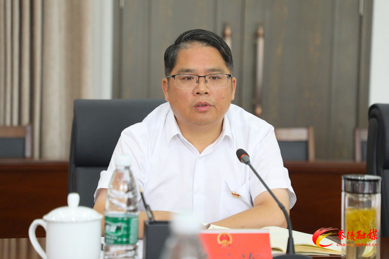 邓元连调研政府党组工作