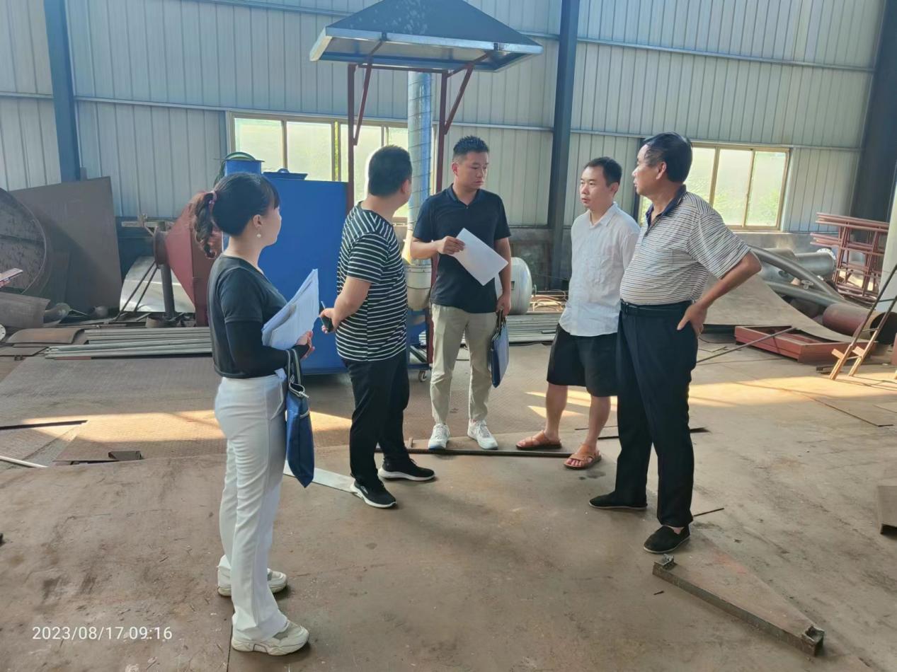 周其伟在《湖南日报》发表署名文章