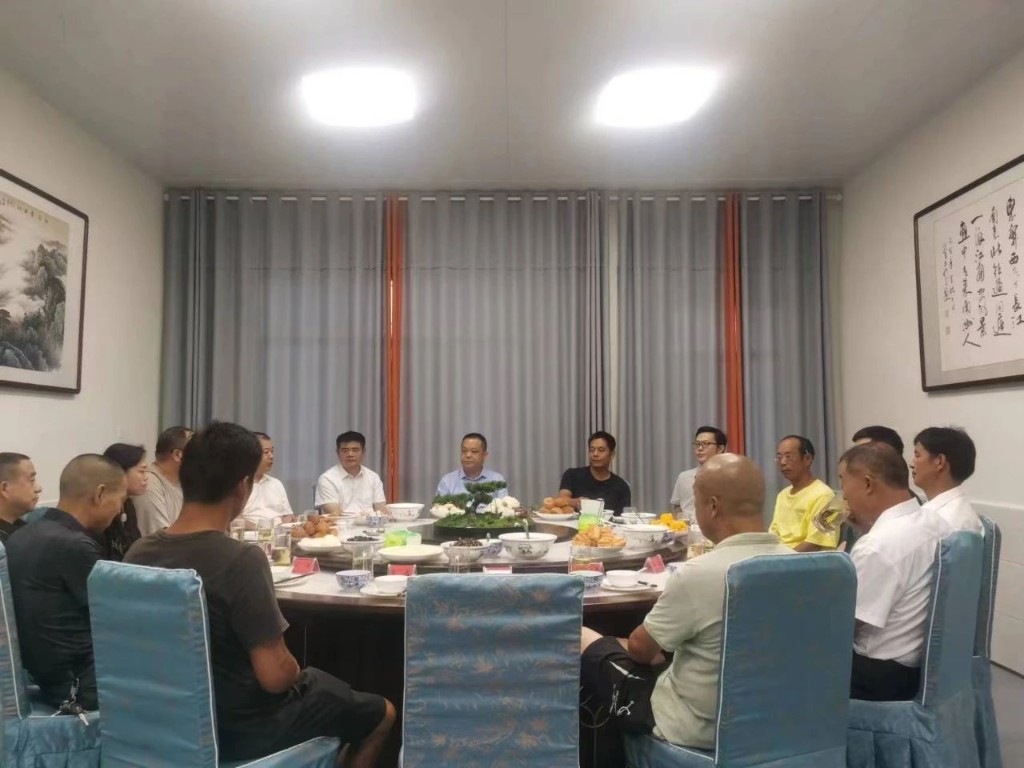 政企早餐会 吃出“发展味”