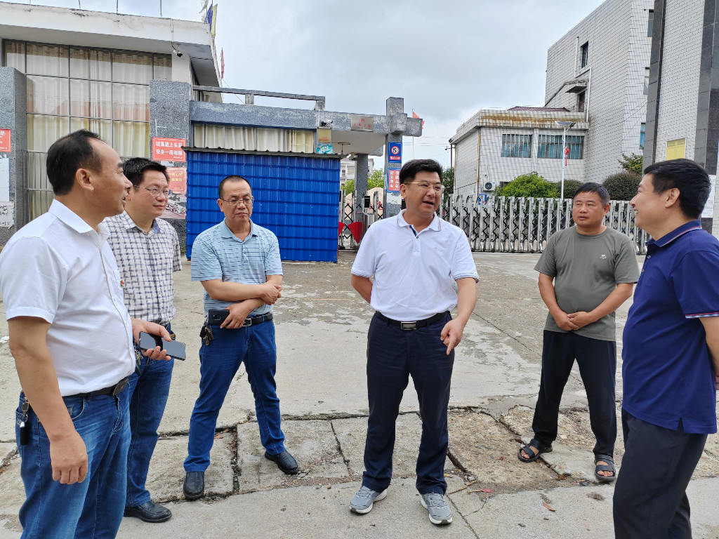 付访华调研攸县港口村乡村振兴驻村帮扶工作