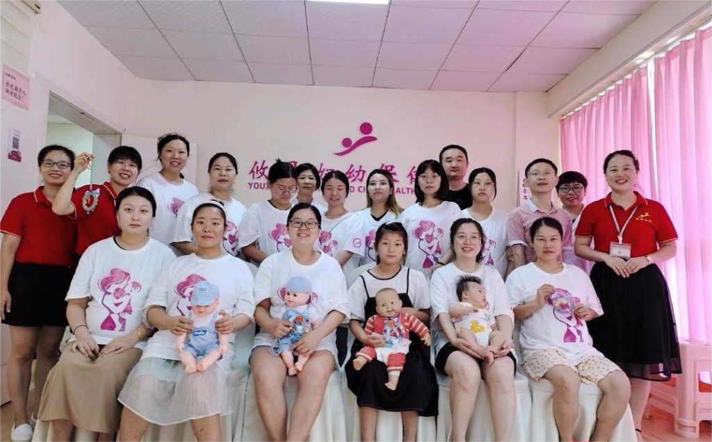 县妇幼保健院举办世界母乳喂养周宣传活动