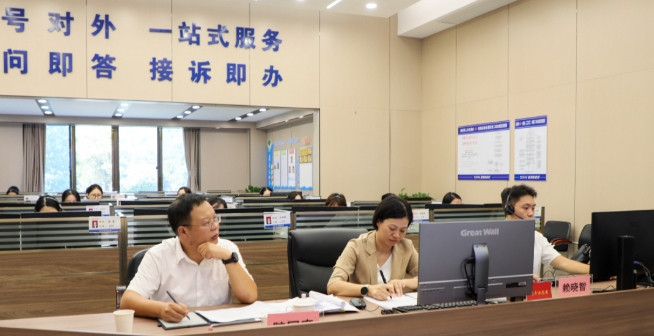 倾听民声民意 全力排忧解难！赖晓智接听“12345”政务服务便民热线