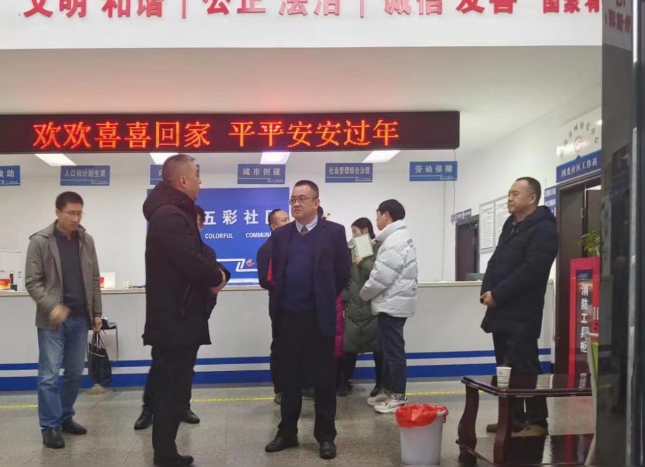 周其伟在《湖南日报》发表署名文章