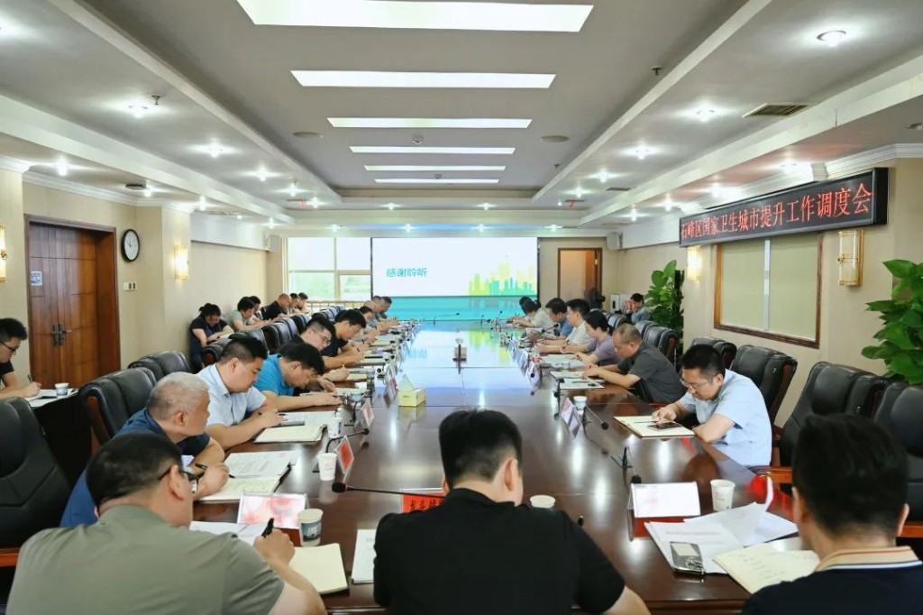 石慧彬暗访督查国家卫生城市复审工作