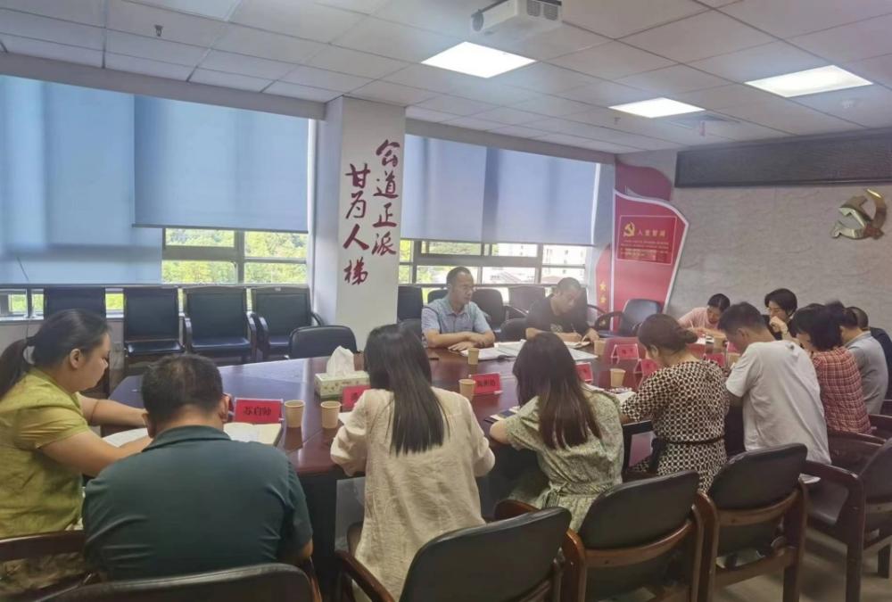 副区长朱金辉到区人社局调研