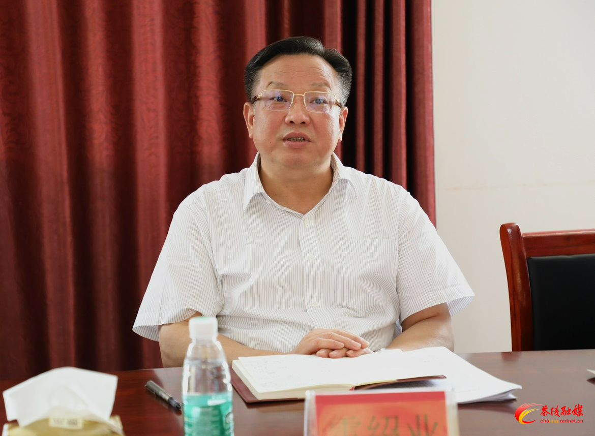 雷绍业来茶调研乡村振兴工作