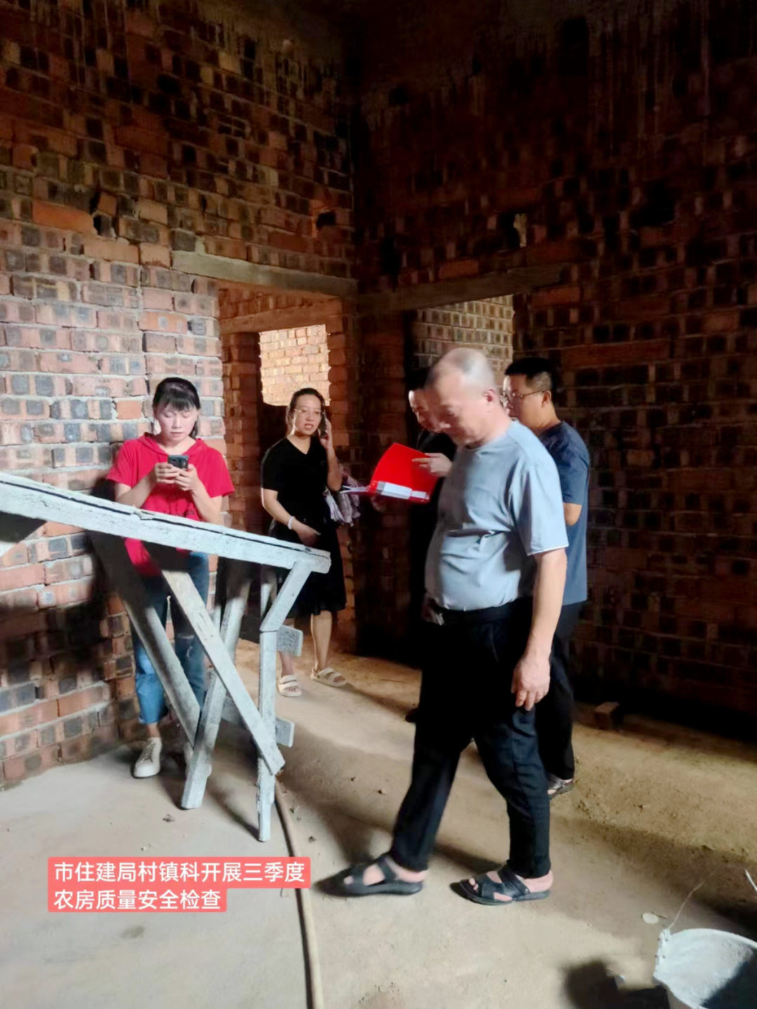 春联街道：居民自建房逐户过关​