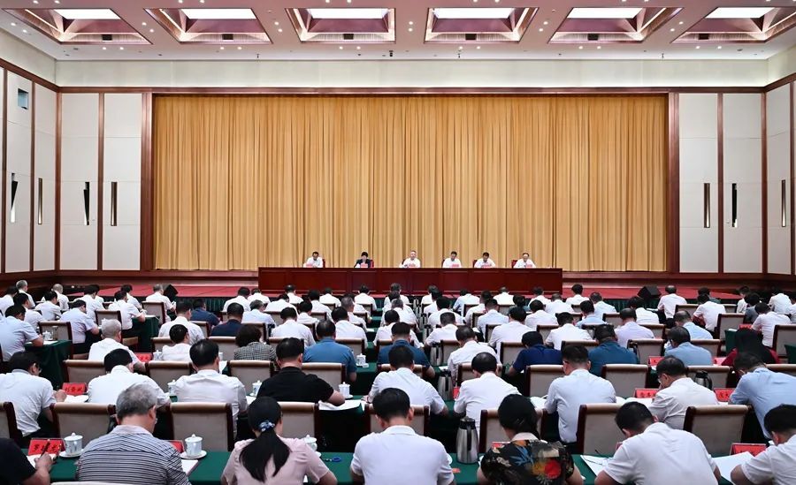 如何培养选拔干部？湖南省委书记强调要把握六对辩证关系