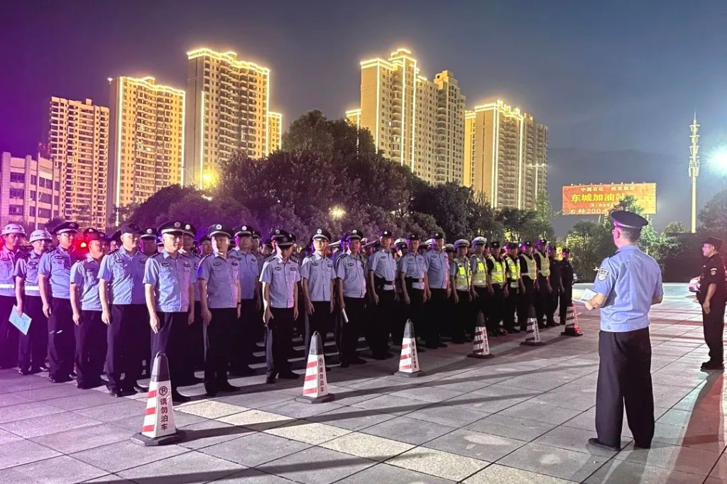 夏季治安打击整治行动】吹响平安冲锋号！攸县公安组织开展夏夜治安巡查宣防第二次集中统一行动
