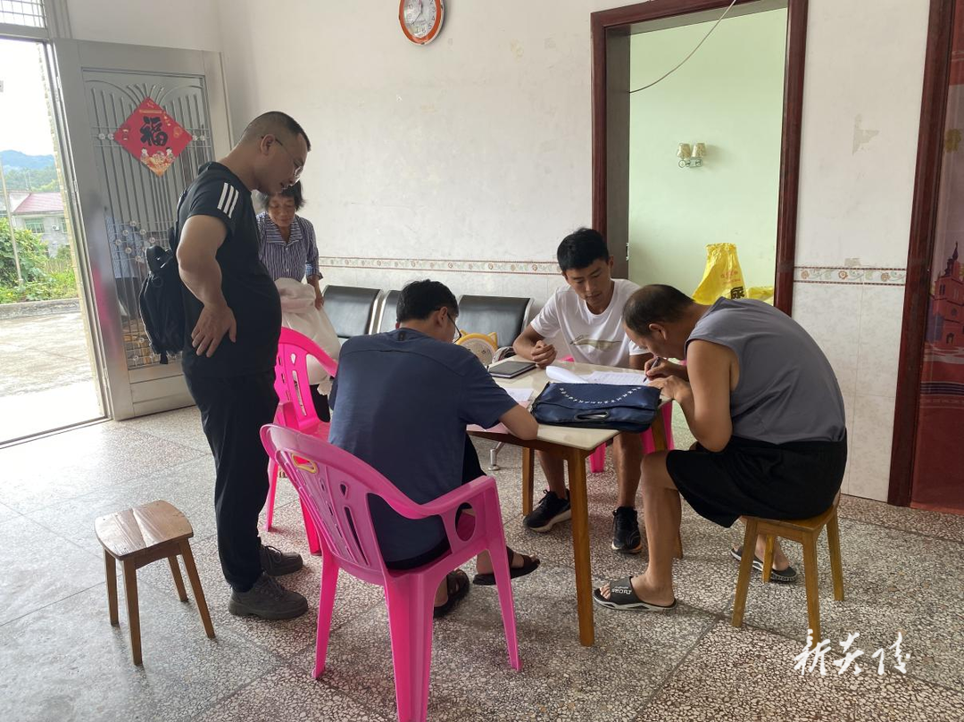 霞阳镇困难残疾人家庭无障碍改造项目通过县级验收