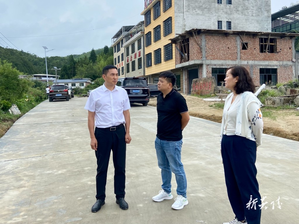 尹朝晖调研旅游安全和民宿环境综合整治工作