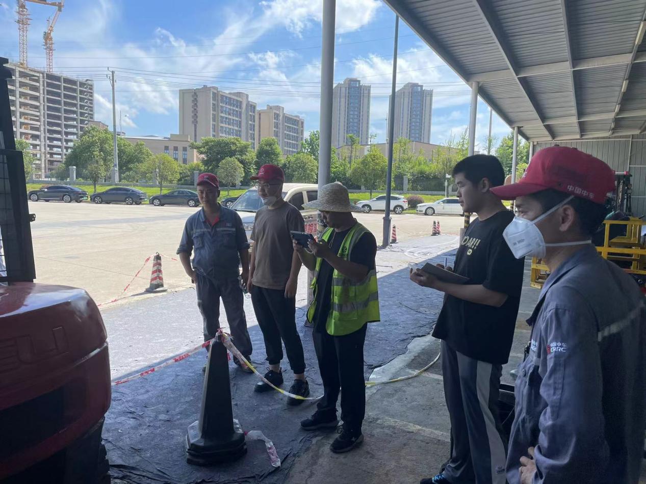 杜绝机械"黑尾巴"!天元区扎实开展非道路移动油叉车尾气检测工作