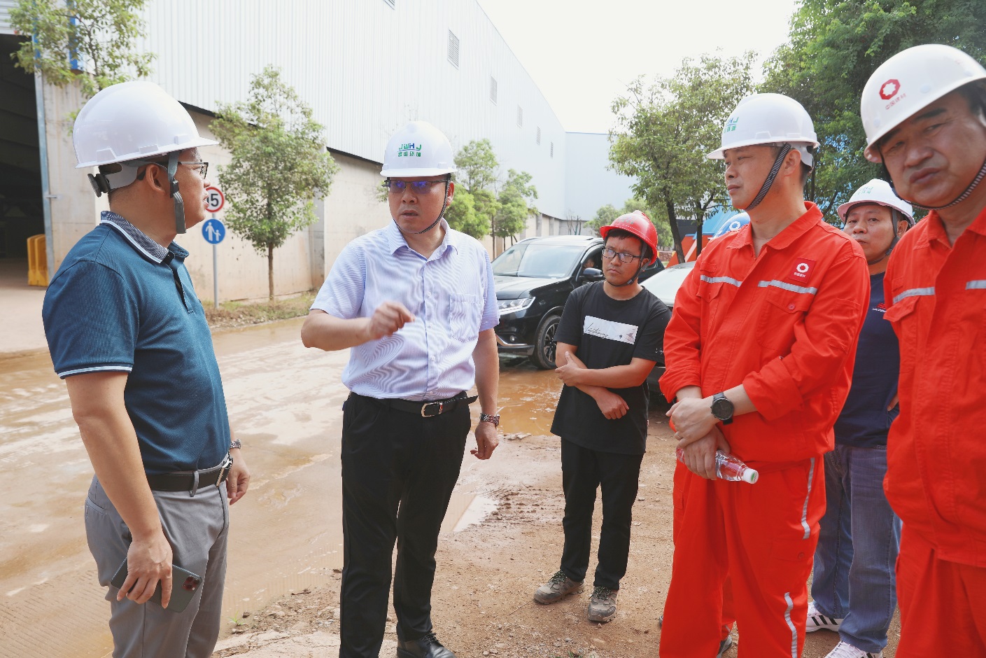 徐业伟赴中材株洲水泥公司调研