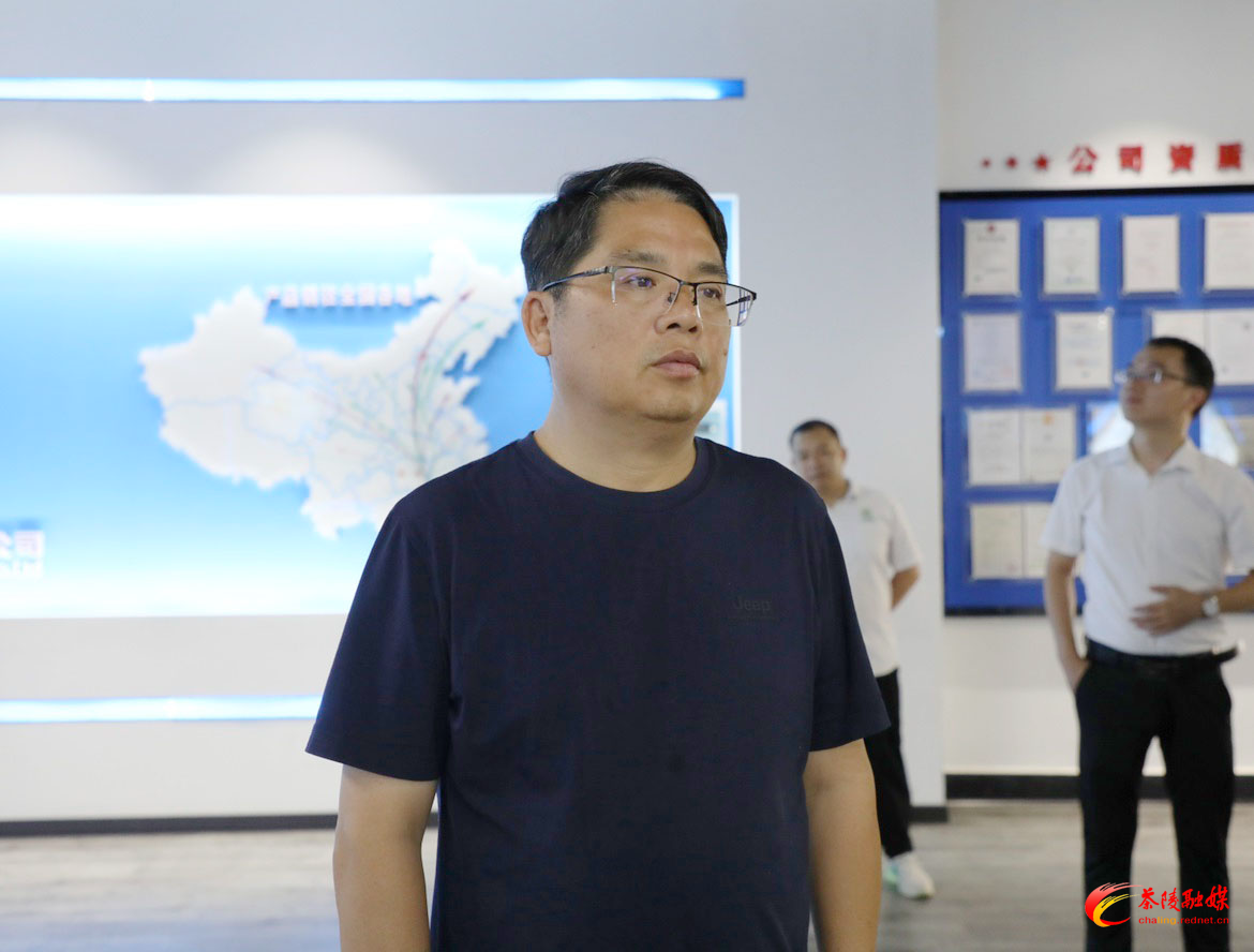 雷绍业来茶调研乡村振兴工作