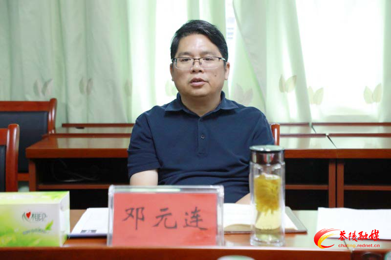 邓元连到县科工局调研指导工作