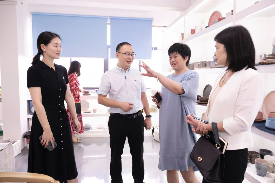 “对话炻瓷：艺术与生活的交响”活动在嘉树镇举行