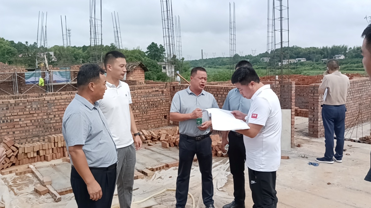 大兴调查研究 推进乡村振兴 ——天元区副区长亓艳波一行调研村民建房改革示范点建设情况