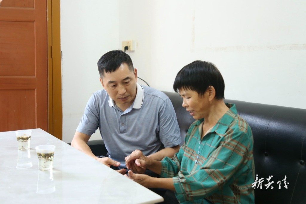 尹朝晖在乡镇调研时强调：探索建立田长、河湖长、林长等“多长合一”和协同共治的工作机制 提升乡村治理效能