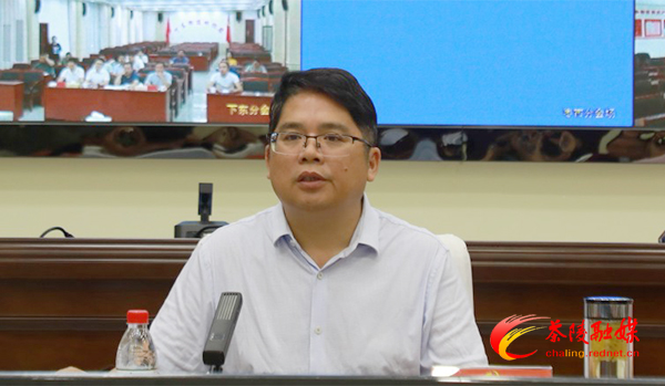 邓元连主持召开县委常委会2023年第十次（扩大）会议
