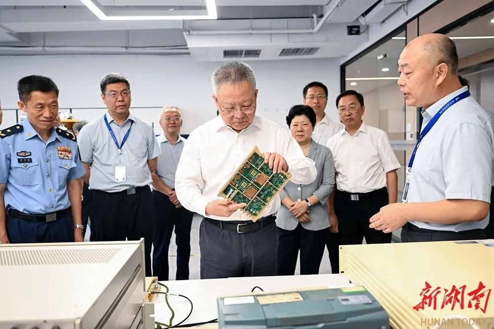 沈晓明调研北斗产业发展：强化科技和制度创新 做精做实应用场景