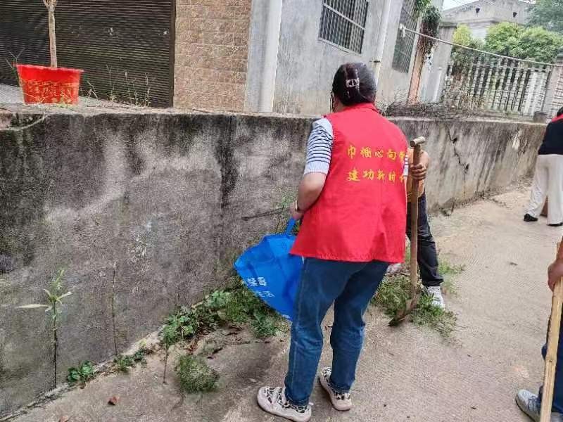 “迎中秋、庆国庆” 环境卫生“大扫除”