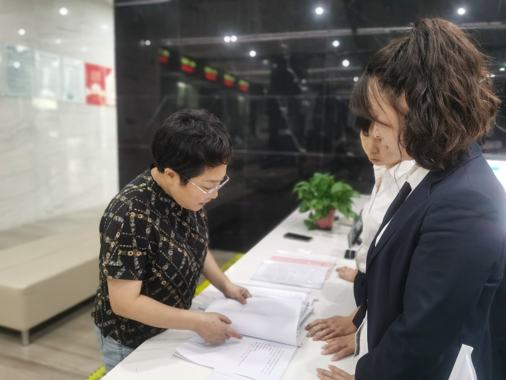 “一把手走流程”，走出服务群众“心”通道