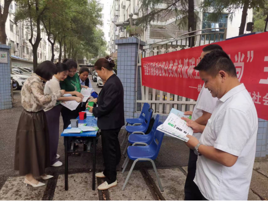 党建引领推动垃圾分类成为低碳生活新风尚