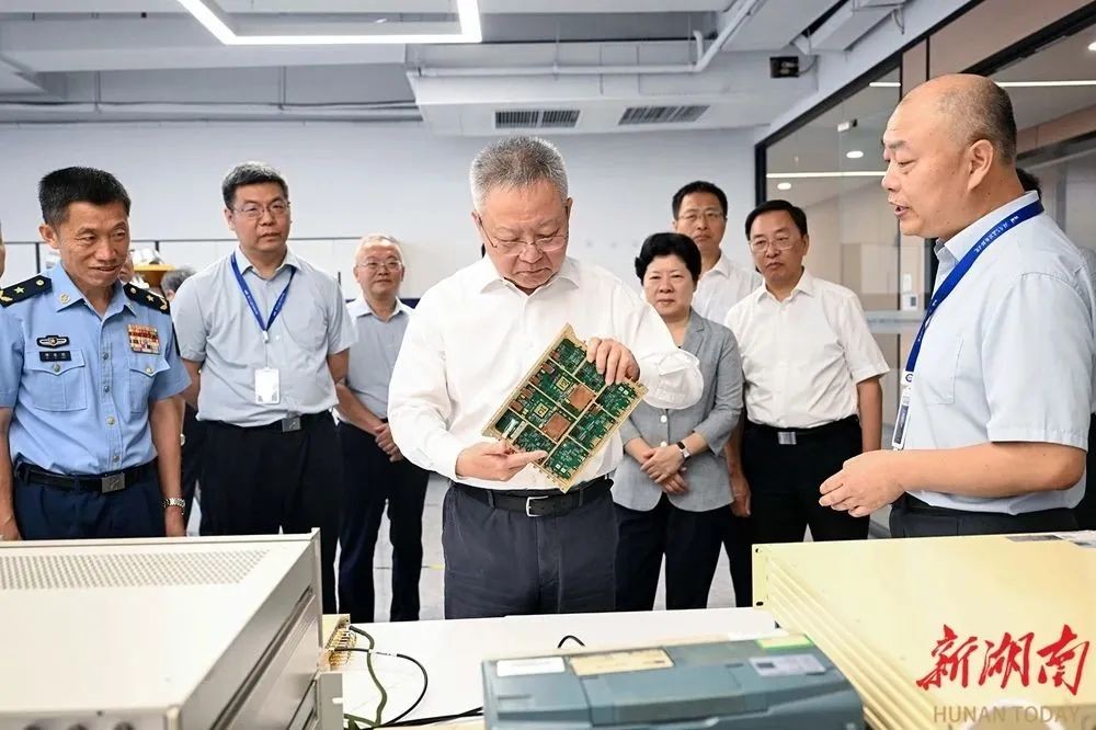 沈晓明调研北斗产业发展：强化科技和制度创新 做精做实应用场景
