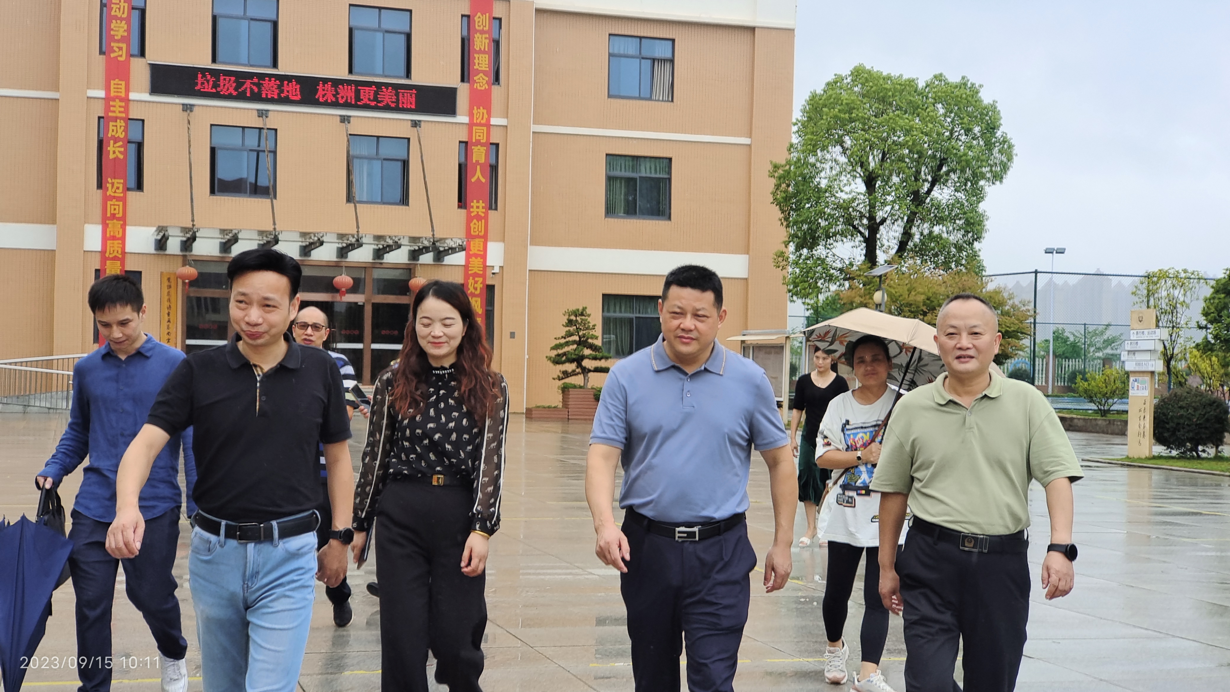 区委常委、常务副区长杜益率队督导食品安全“两个责任”工作