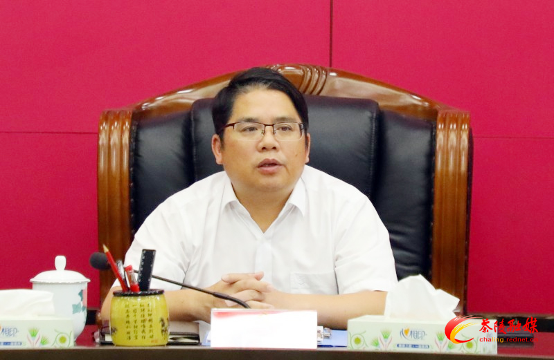 邓元连主持召开县委常委会2023年第13次会议