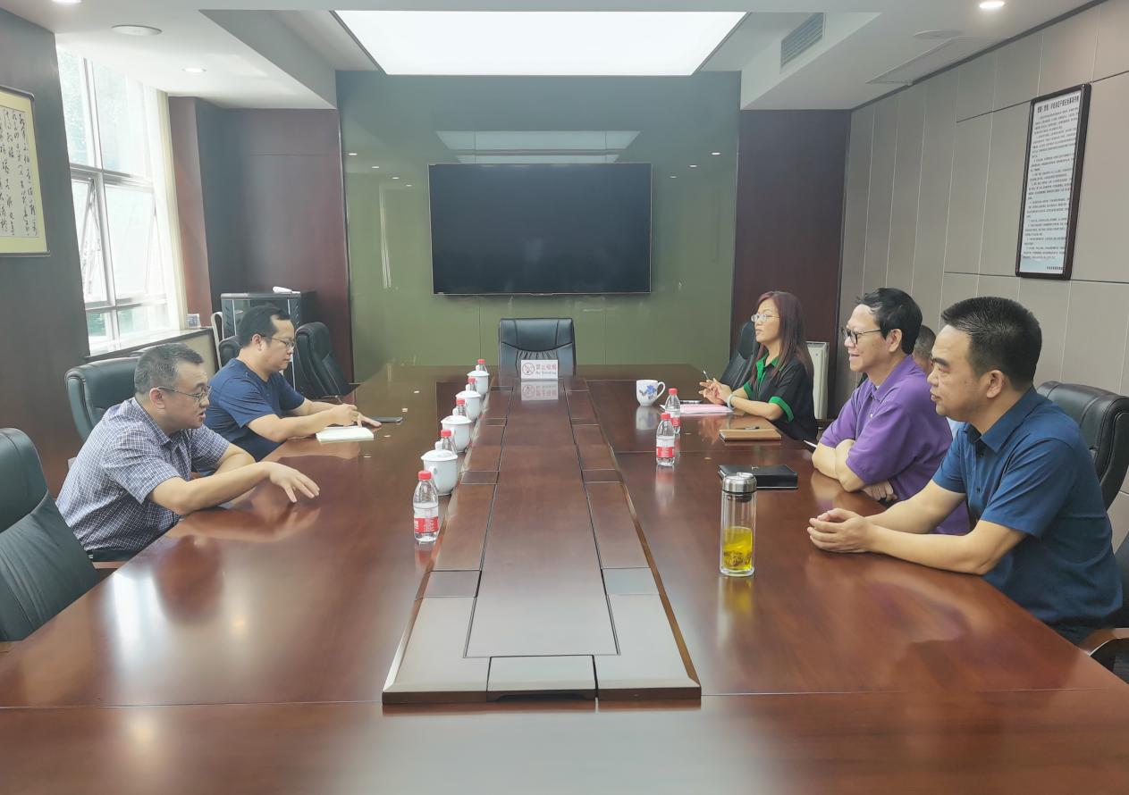 市生态环境局局长周其伟到市气象局调研学习