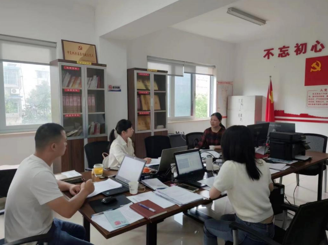 株洲市审计局总审计师陈晓玲现场调度全市住房公积金归集、管理、使用情况审计